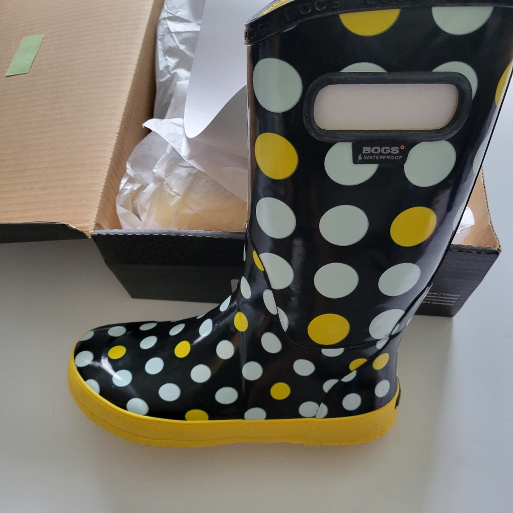 New Kids BOGS Girls Rain Boots dots yellow Multi Sz 5 youth.